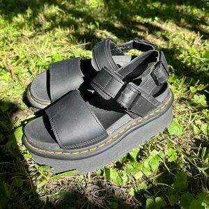 Dr martens size 6 (US) voss quad sandals